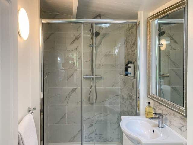 Shower room | The Chalet - Down House, Frant, Tunbridge Wells