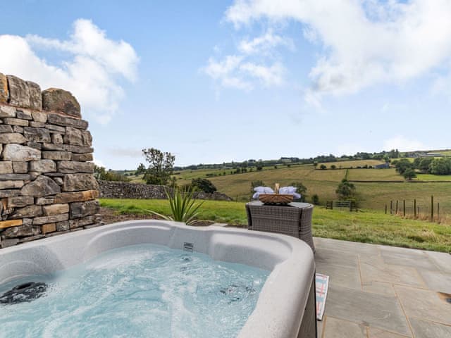 Hot tub | Piggledy Cross Barn, Butterton, near Leek