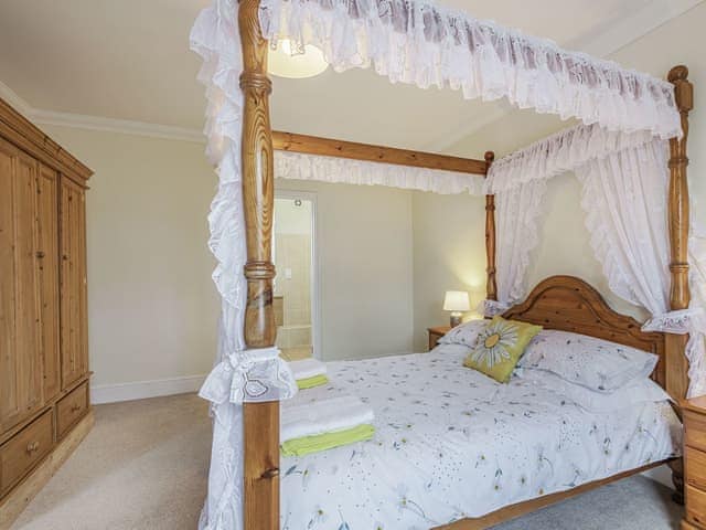 Four Poster bedroom | Chestnut Grange, Barrow, nr Bury St Edmunds