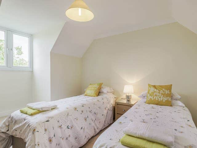 Twin bedroom | Chestnut Grange, Barrow, nr Bury St Edmunds