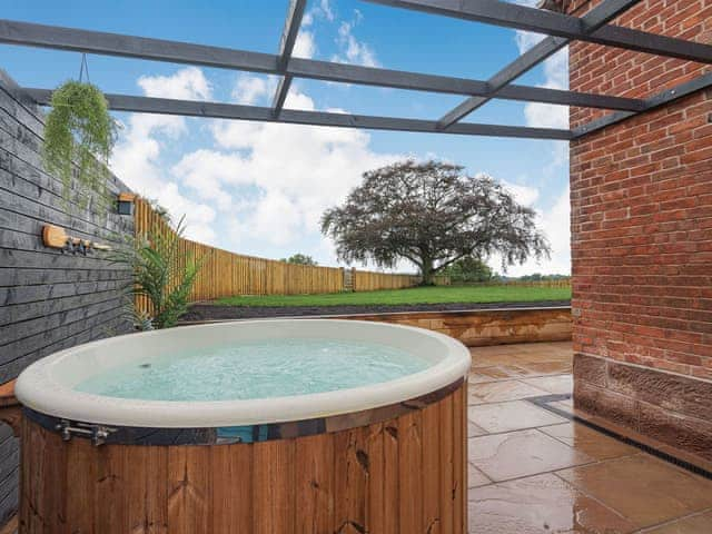 Hot tub | Drift House, Edge, near Malpas