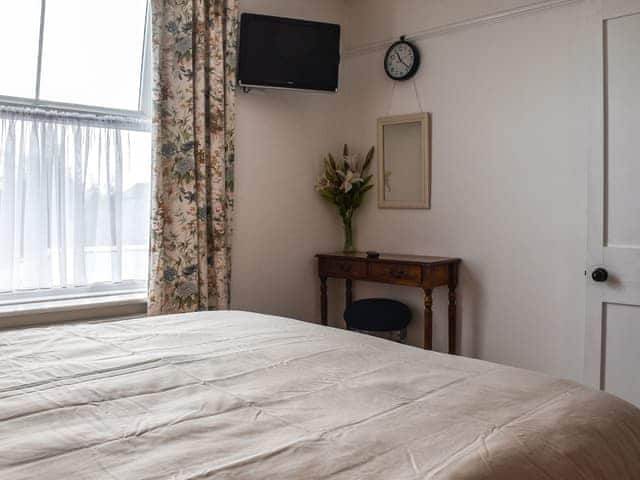 Double bedroom | Sunnyside, West Mersea, near Colchester