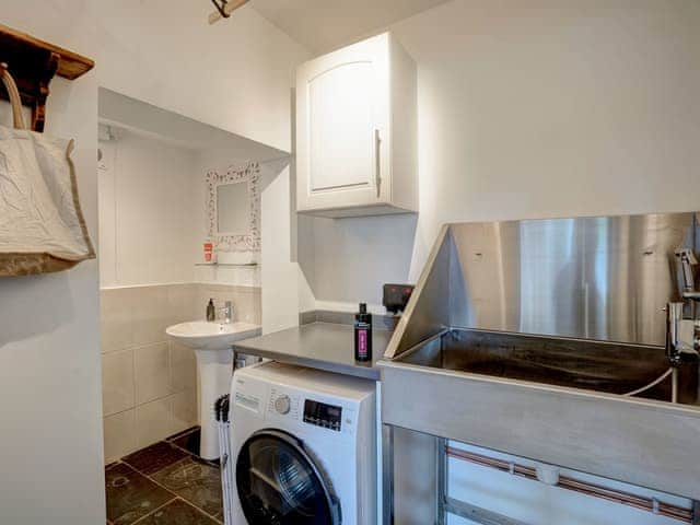 Utility room with dog bath | Holly House, Heacham