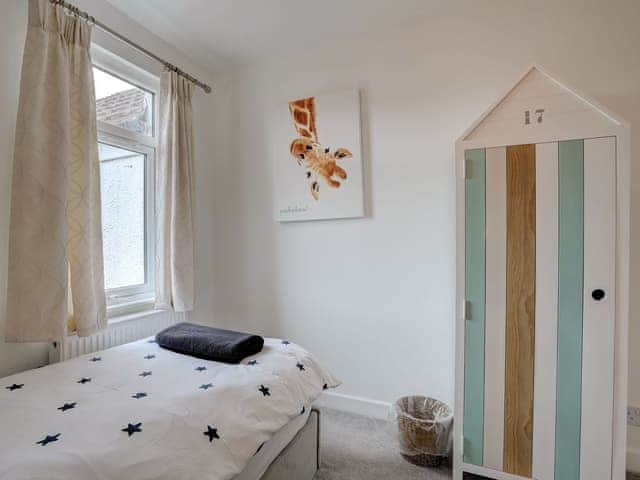 Twin bedroom | Holly House, Heacham