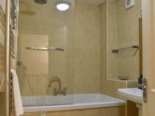 Bathroom | Methera Cottage, Ambleside