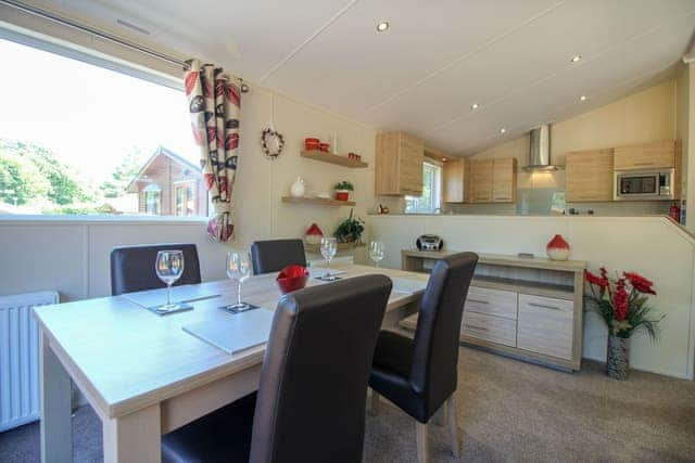 Daisy Lodge - Daisy Copper Lodges, Lanlivery, near Lostwithiel