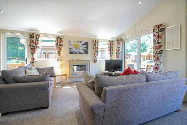 Daisy Lodge - Daisy Copper Lodges, Lanlivery, near Lostwithiel