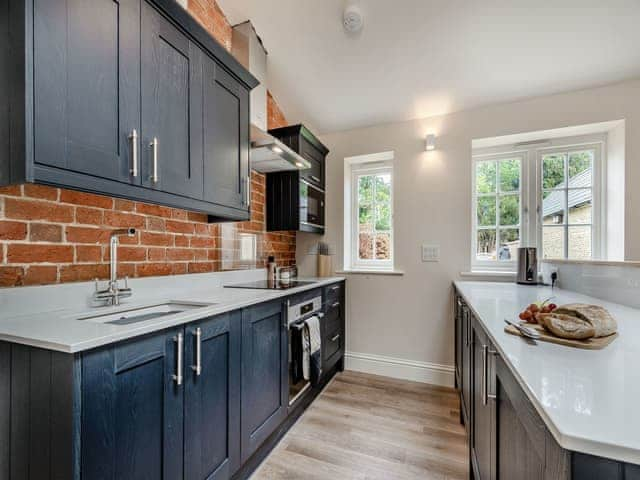 Kitchen area | The Potting Shed - Hatherop Cottages, Hatherop, near Cirencester