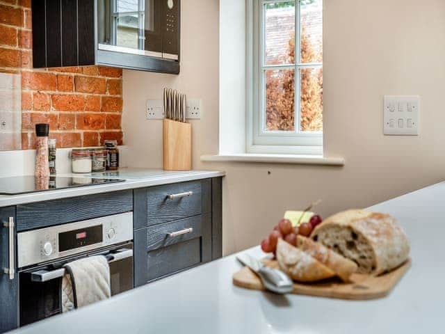 Kitchen area | The Potting Shed - Hatherop Cottages, Hatherop, near Cirencester