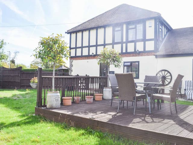 Decking | Longtye Cottage, Whitstable