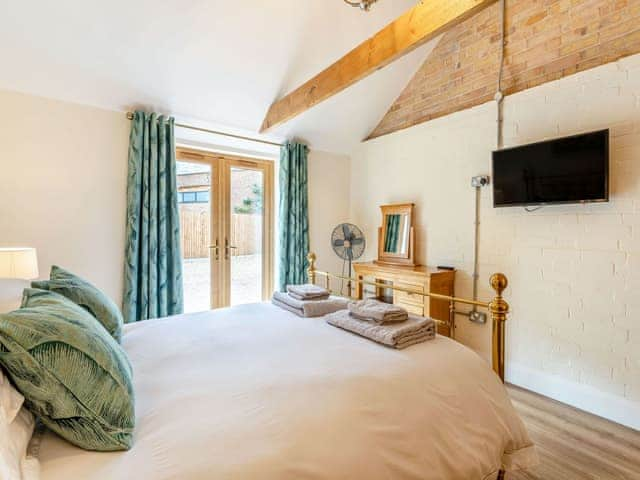 Double bedroom | Tawny Acre Barn - Harps Hall Barns, South Walton Highway, Wisbech