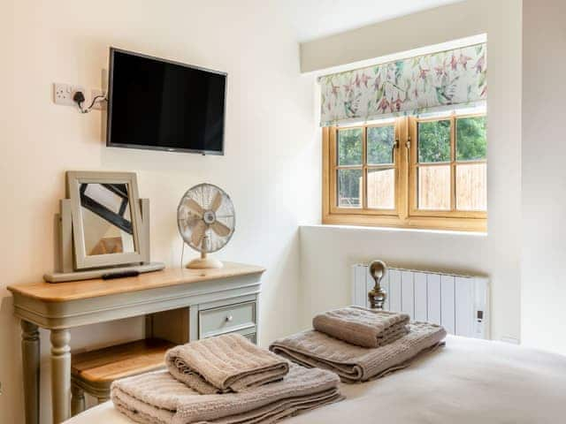 Double bedroom | Tawny Acre Barn - Harps Hall Barns, South Walton Highway, Wisbech