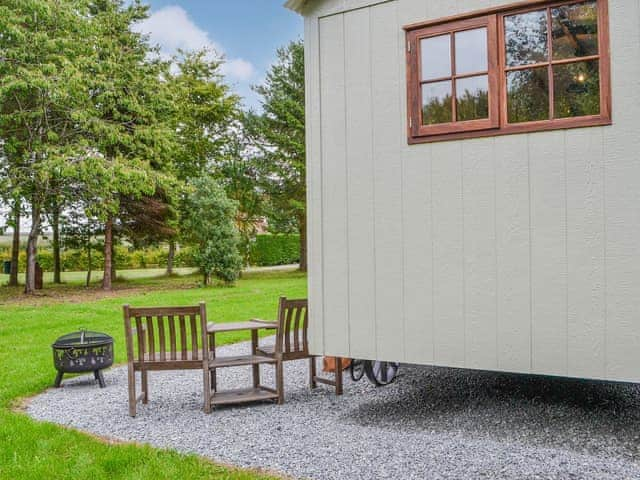 Exterior | Mayflower - Martindale Shepherds Huts, Pocklington