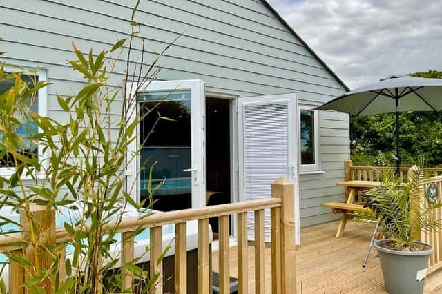 Tolcarne - Carnebo Holiday Barns, Perranporth