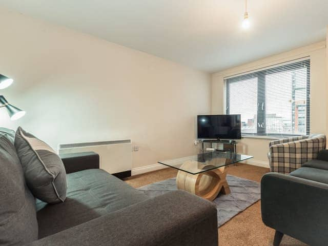 Living area | Renta Apartments 4 - 44 - Whitestar Apartments, Southampton