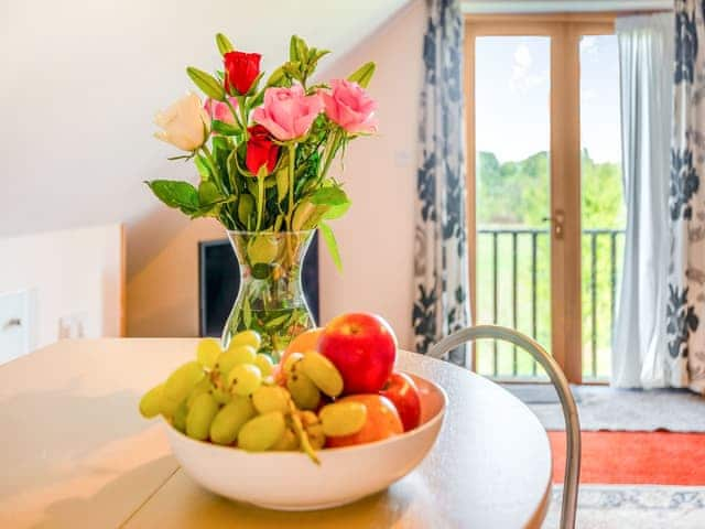 Dining Area | Cosy Country Lodge - Cosy Country Lodge and Tudor Farmhouse, High Halden, near Tenterden