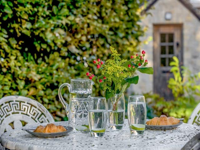 Garden | Patience Cottage, Milton-Under-Wychwood