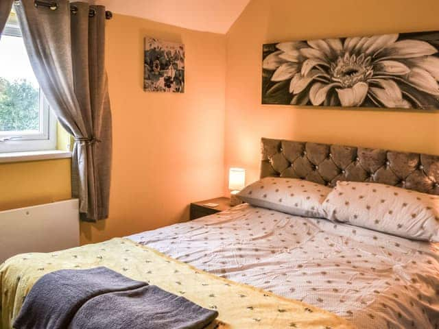 Double bedroom | The Beehive, East Kirkby, near Horncastle