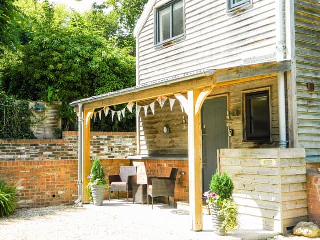 Exterior | Priory Barn, Freshwater, near Totland