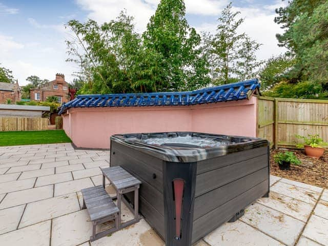 Hot tub | Castlesteads - Garth House - Garth House , Carlisle