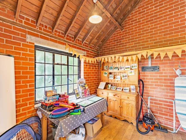 Utility room | Pump House Lodge - Sweeney Farm Glamping, Sweeney, near Oswestry