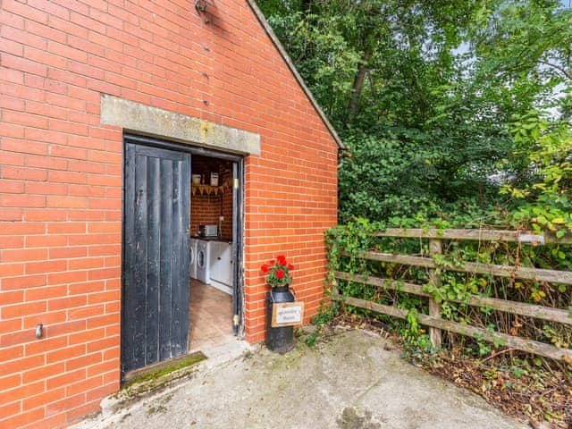 Utility room | Pump House Lodge - Sweeney Farm Glamping, Sweeney, near Oswestry