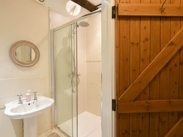 Shower room | Garth Ucha, Llanyblodwel