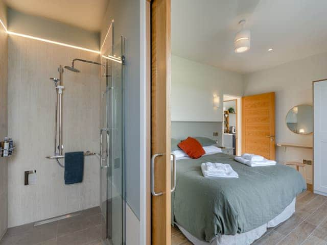 En-suite | Buttercup Lodge - Meadow Lodges - Buttercup Lodge, Boothby Pagnell