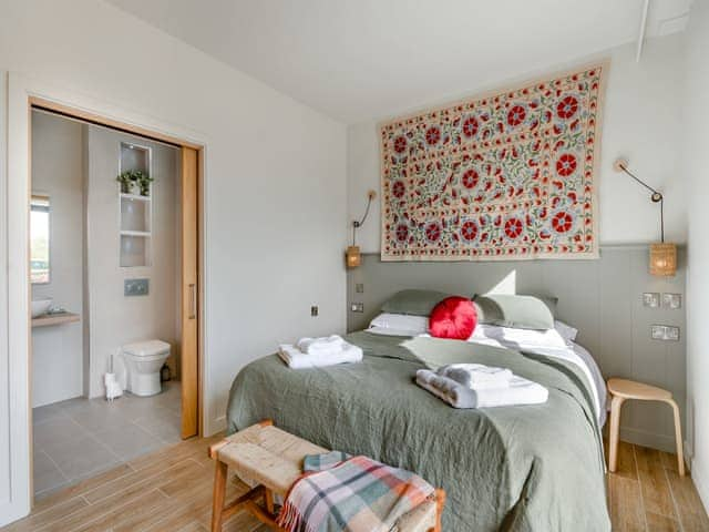 Double bedroom | Buttercup Lodge - Meadow Lodges - Buttercup Lodge, Boothby Pagnell