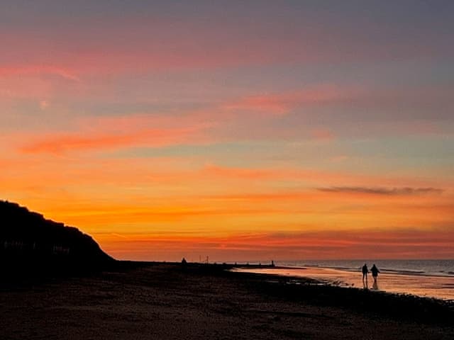 Beautiful sunset on Mundesley beach | The Beehive, Mundesley