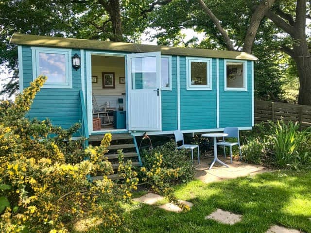 Exterior | Meadowsweet - Treetops Retreats, Hailsham