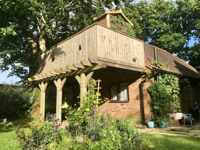 Exterior | Treetops - Treetops Retreats, Hailsham