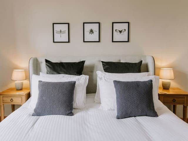 Double bedroom | The Farmhouse at Polehanger, Shefford