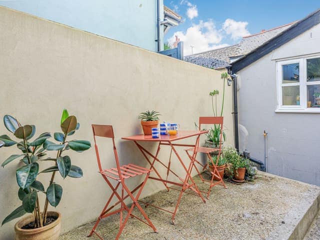 Courtyard | Samphire Cottage, Lyme Regis