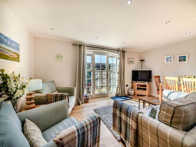 Living room/dining room | Cobblestone Cottage, Seahouses