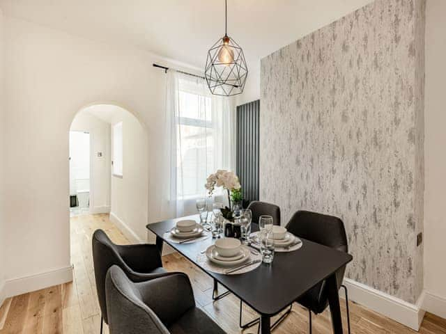 Dining room | Ida&rsquo;s Place - St Andrews Cottages, Lincoln