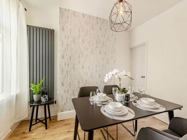 Dining room | Ida&rsquo;s Place - St Andrews Cottages, Lincoln