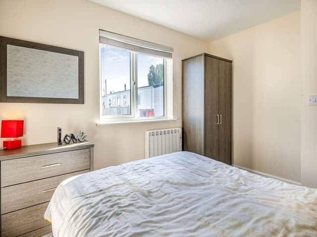 Double bedroom | Rainbow Bungalow 2 - Kings Caravan Park, Chapel St Leonards