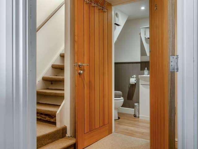 Shower room | Heritage Triangle Apartment, Diss