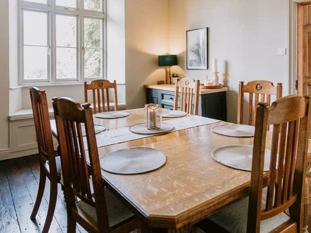 Dining room | The Farmhouse at Polehanger, Shefford