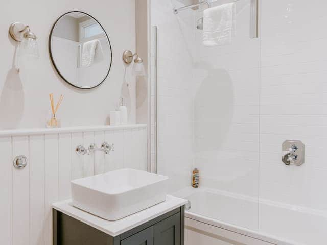 Bathroom | The Farmhouse at Polehanger, Shefford