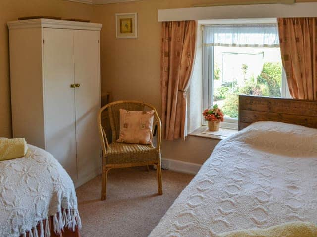 Twin bedroom | Pantiles Cottage, Belford