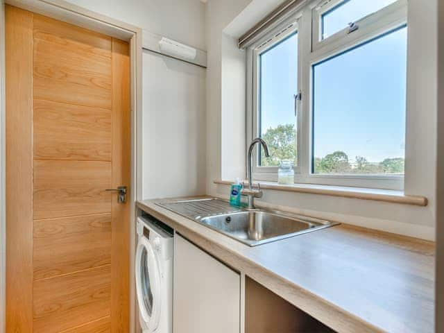 Utility room | Lux Cottage - Shreyas Cottages, Clayton Le Dale