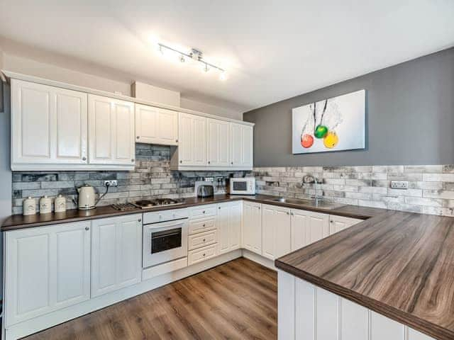 Kitchen area | Cottage 5 - Willow Lakes, Ashby cum Fenby