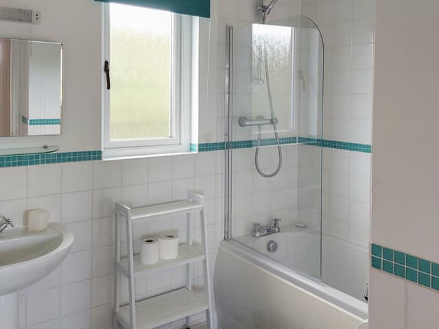 Bathroom | Mahonia Lodge, Warkworth