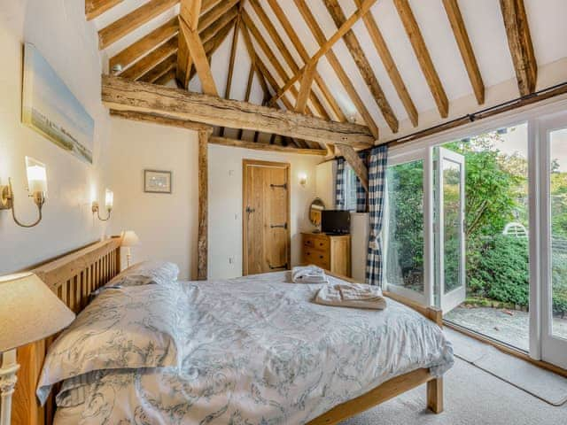 Double bedroom | Dairy Byre, West Chiltington