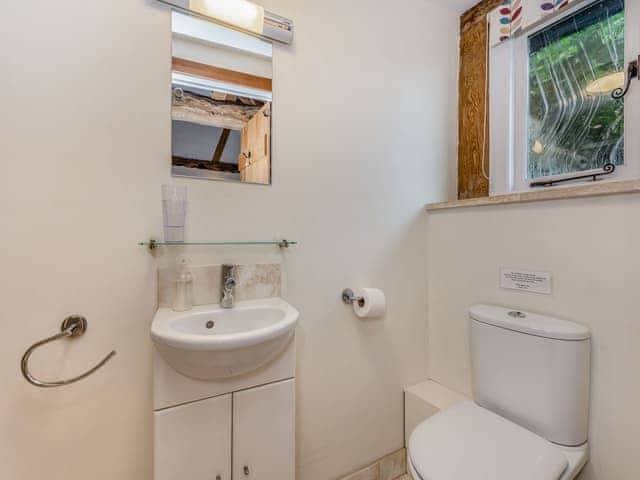 En-suite | Dairy Byre, West Chiltington