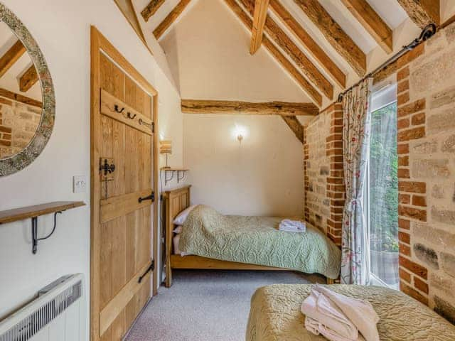 Twin bedroom | Dairy Byre, West Chiltington