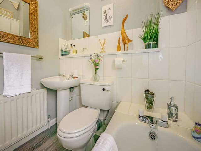 Bathroom | Hazel&rsquo;s Cottage, Keswick