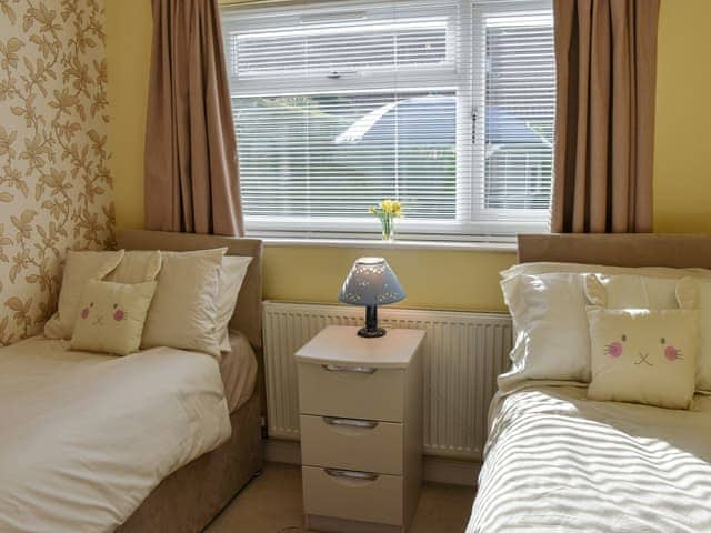 Twin bedroom | Tabusintac, Heacham